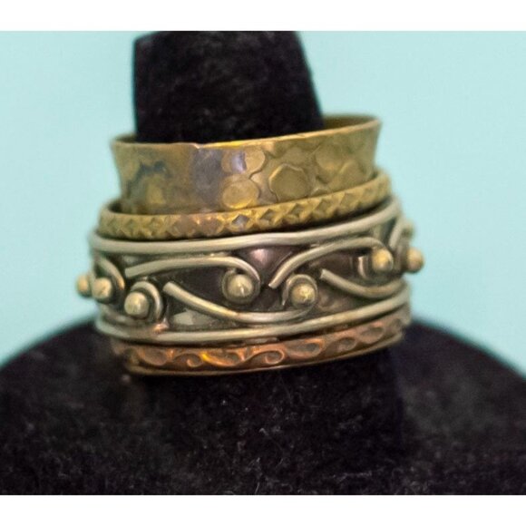 Vintage Mid Century Gold Tone Unique Ring Size 8 - E8 - Picture 1 of 3